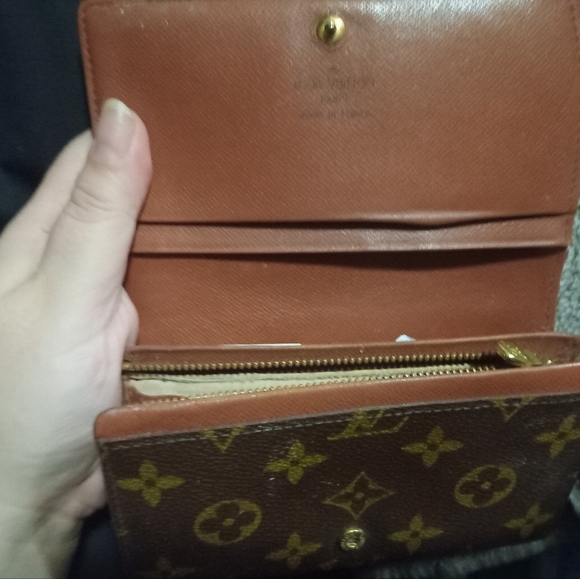 Louis Vuitton Wallet - Picture 4 of 5